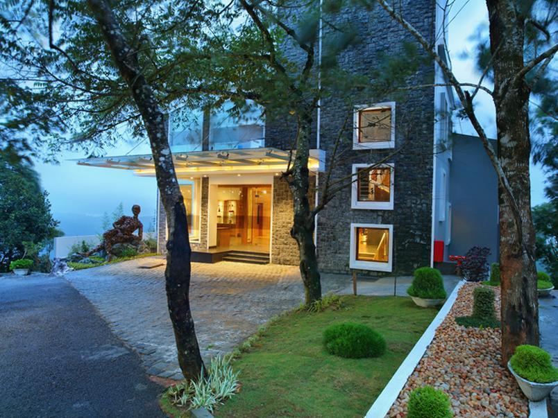 सहारा Chandys Windy Woods 5*